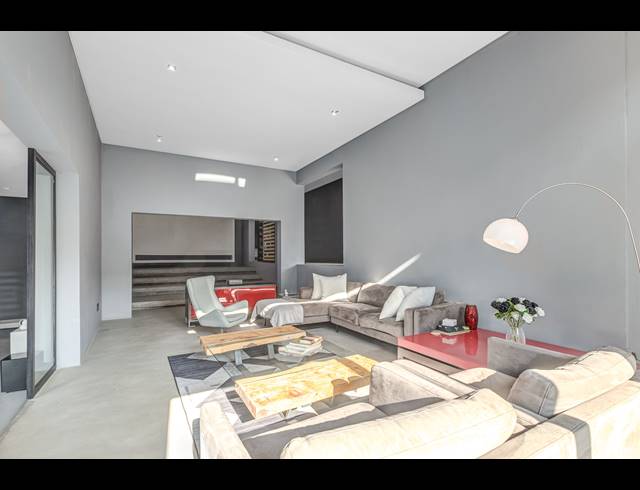 3 BEDROOM FREEHOLD FOR SALE IN LINDEN